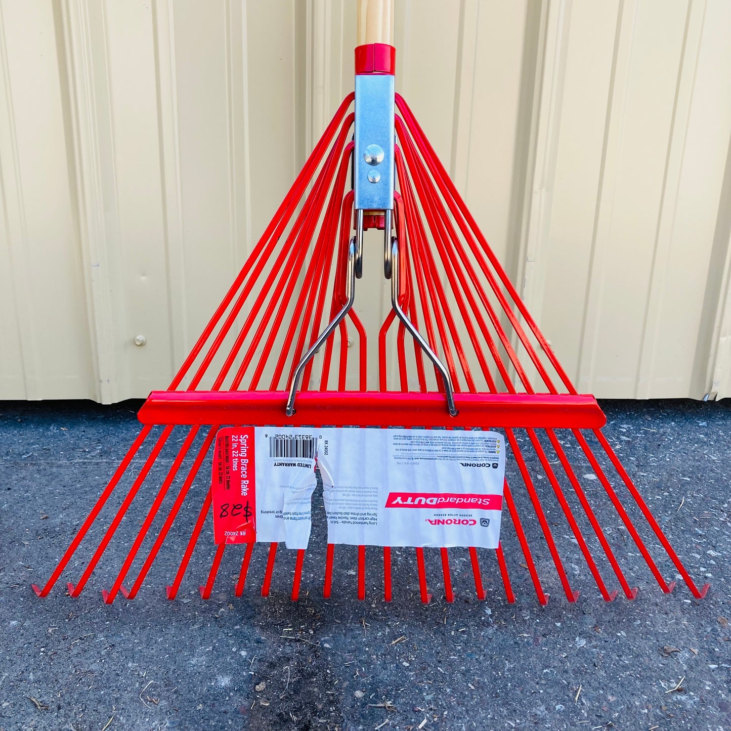 Spring Brace Leaf Rake