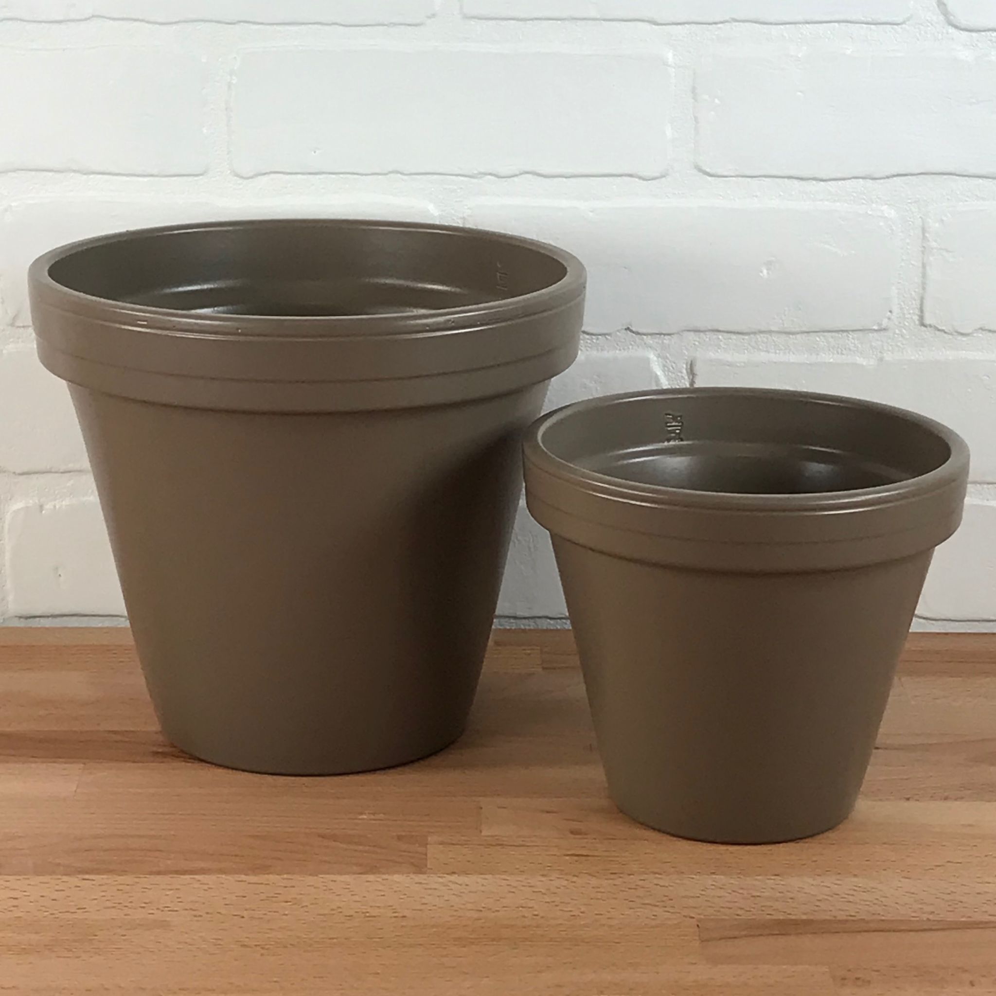 Standard Pot Ceramo Glazed Standard Pot - Putty Grey - 8.5in – Mother Earth Gardens